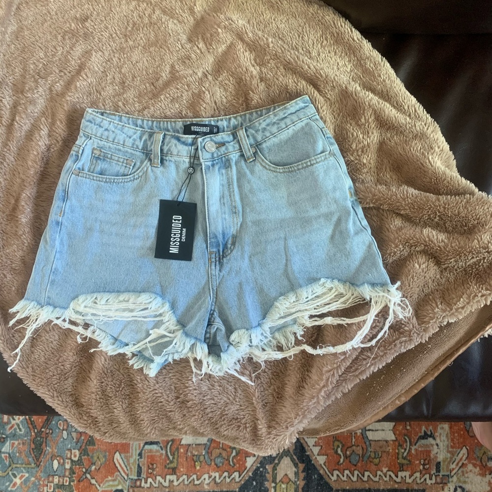 Missguided Extreme Rip High Waisted Shorts, US 4